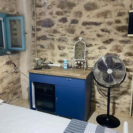 Traditional Stone House At West Mani Hébergement de vacances *