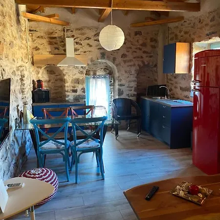 Traditional Stone House At West Mani Hébergement de vacances Plátsa