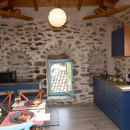 Traditional Stone House At West Mani * Plátsa